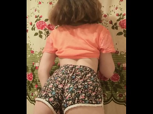 ❤️ Секси млада мадама сваля шортите си пред камерата. ❤ Слуги в bg.pornosexphoto.ru ️